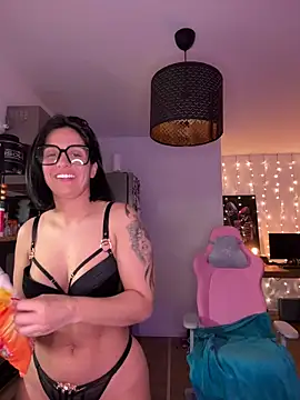 LaPetiteKim online show from 02-11-26, 08:31