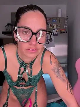 LaPetiteKim online show from 04-03-26, 11:49