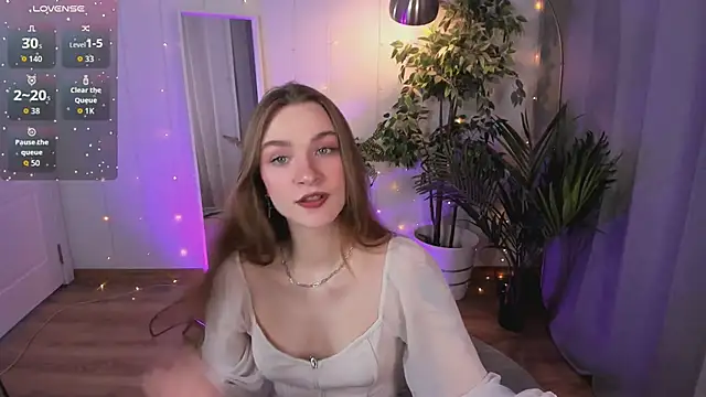 Snapshot of PollyMayer chatting on 02-18-26, 08:49 PollyMayer online show from 02-18-26, 08:49