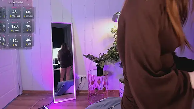 Snapshot of PollyMayer chatting on 02-17-26, 09:01 PollyMayer online show from 02-17-26, 09:01