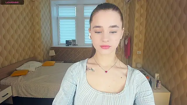 JinnyMcie online show from 11-09-25, 09:57