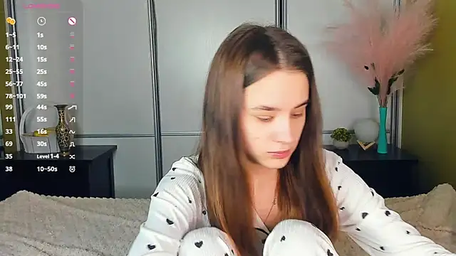 JinnyMcie online show from 04-08-26, 08:05