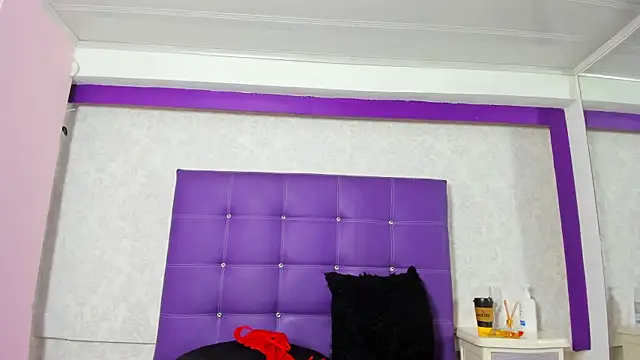 LeaMoreau22 online show from 10-21-25, 10:58