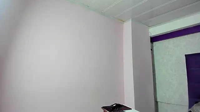 LeaMoreau22 online show from 11-27-25, 12:05