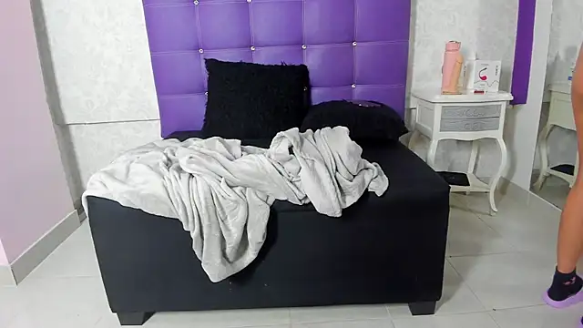 LeaMoreau22 online show from 11-07-25, 11:48