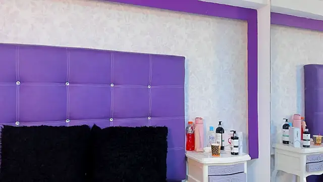 LeaMoreau22 online show from 10-08-25, 12:28