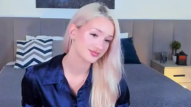 Snapshot of SugarWhisper chatting on 10-11-25, 03:46 SugarWhisper online show from 10-11-25, 03:46
