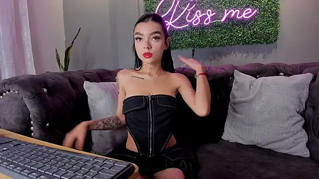 Snapshot of scarlettvelvet_ chatting on 10-10-25, 03:13 scarlettvelvet online show from 10-10-25, 03:13