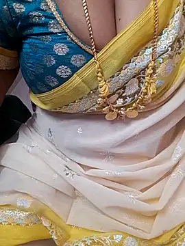 Snapshot of Tamil_Ammani chatting on 02-04-26, 10:49 Tamil Ammani online show from 02-04-26, 10:49