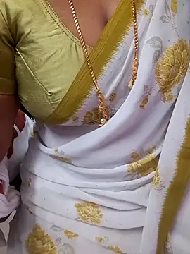 Snapshot of Tamil_Ammani chatting on 02-11-26, 04:56 Tamil Ammani online show from 02-11-26, 04:56