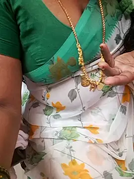 Snapshot of Tamil_Ammani chatting on 02-12-26, 08:19 Tamil Ammani online show from 02-12-26, 08:19