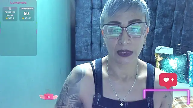 Charlotte  Gray online show from 12-22-25, 07:36