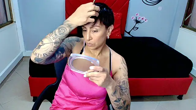 Charlotte  Gray online show from 10-12-25, 12:17