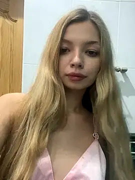  Siennaaa  online show from 10-28-25, 10:41