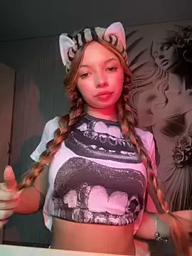 Snapshot of _Siennaaa_ chatting on 10-09-25, 08:53  Siennaaa  online show from 10-09-25, 08:53