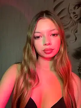 Snapshot of _Siennaaa_ chatting on 10-06-25, 07:47  Siennaaa  online show from 10-06-25, 07:47