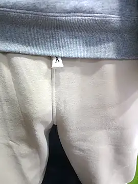 Snapshot of chougegg0214 chatting on 11-17-25, 01:20 chougegg0214 online show from 11-17-25, 01:20