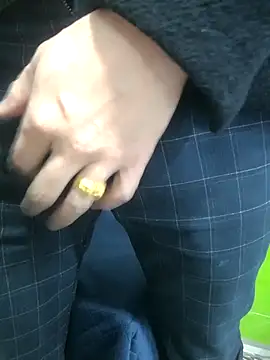 Snapshot of chougegg0214 chatting on 11-24-25, 11:43 chougegg0214 online show from 11-24-25, 11:43