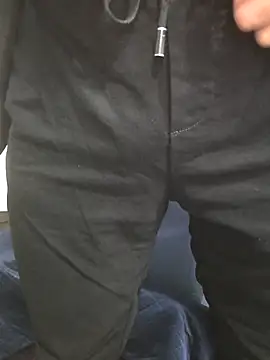 Snapshot of chougegg0214 chatting on 11-19-25, 01:38 chougegg0214 online show from 11-19-25, 01:38