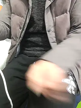 Snapshot of chougegg0214 chatting on 12-23-25, 02:22 chougegg0214 online show from 12-23-25, 02:22