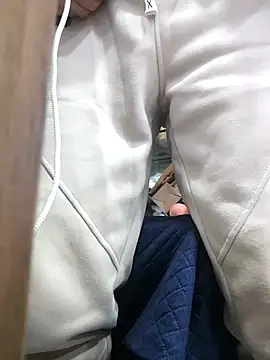 Snapshot of chougegg0214 chatting on 10-27-25, 05:08 chougegg0214 online show from 10-27-25, 05:08