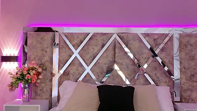 MeganR  online show from 11-08-25, 11:14