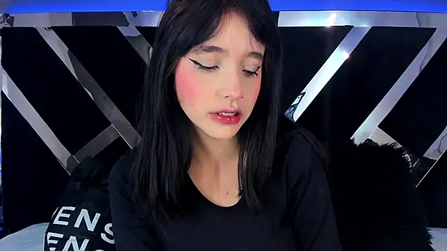 Snapshot of MeganR_ chatting on 05-01-26, 11:15 MeganR online show from 05-01-26, 11:15