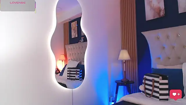 Snapshot of GloryShine chatting on 02-10-26, 12:48 GloryShine online show from 02-10-26, 12:48