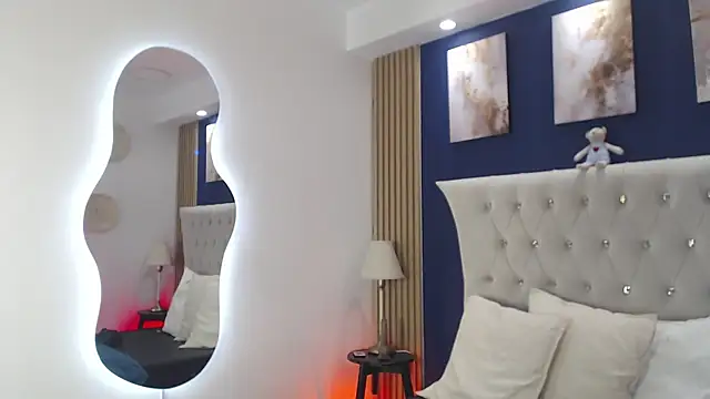 Snapshot of GloryShine chatting on 02-25-26, 12:27 GloryShine online show from 02-25-26, 12:27