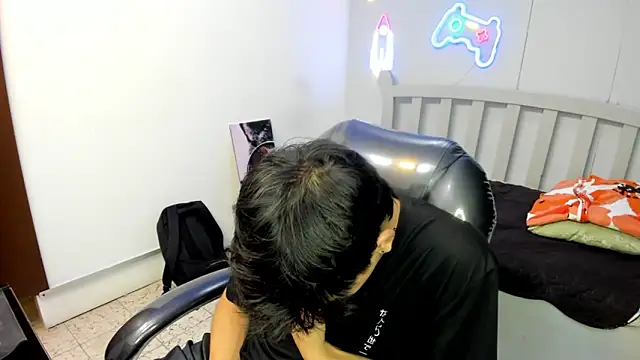 StiwenTwink online show from 11-29-25, 07:47