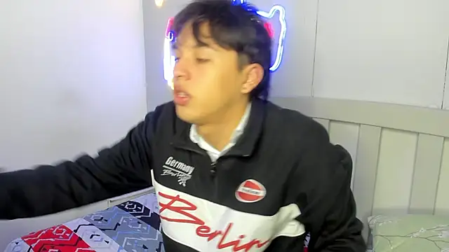 StiwenTwink online show from 10-31-25, 12:02