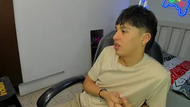 StiwenTwink online show from 11-12-25, 02:10