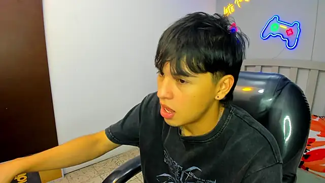 StiwenTwink online show from 10-17-25, 03:14