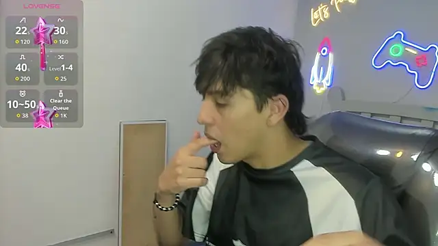 StiwenTwink online show from 12-20-25, 07:28