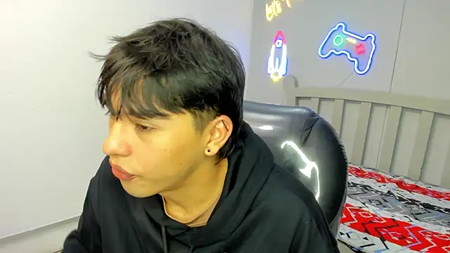 StiwenTwink online show from 10-24-25, 01:21