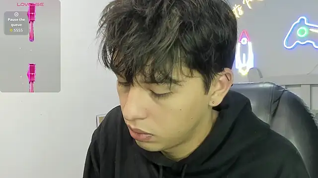 StiwenTwink online show from 12-14-25, 01:06