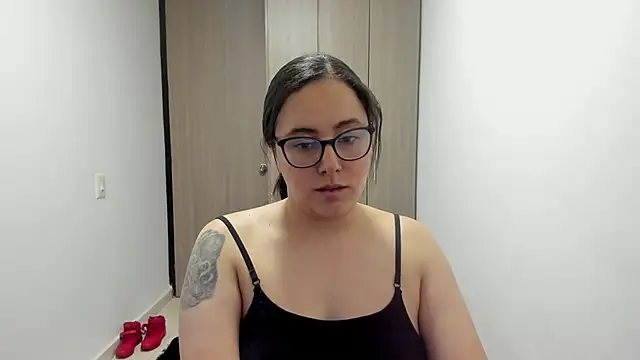 Venus cat  online show from 10-15-25, 12:53