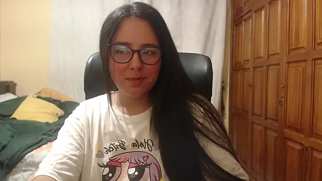 Snapshot of Venus_cat_ chatting on 05-23-26, 10:20 Venus cat online show from 05-23-26, 10:20