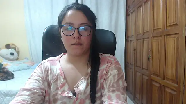 Venus cat  online show from 04-14-26, 02:49