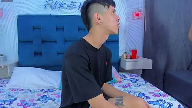 Youngs Wild online show from 11-15-25, 06:12