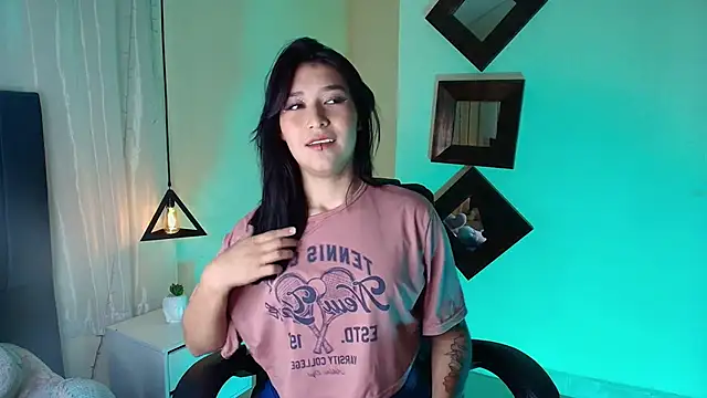Snapshot of Rubyvixxen_ chatting on 10-11-25, 03:18 Rubyvixxen  online show from 10-11-25, 03:18