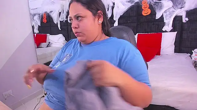 MayaCurvy online show from 10-30-25, 04:33