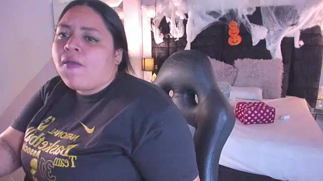 MayaCurvy online show from 11-02-25, 04:17