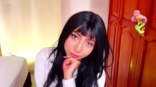 emma web  online show from 10-22-25, 03:44