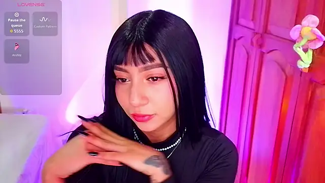 emma web  online show from 10-08-25, 03:13