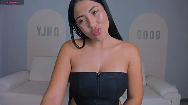 NatalieLewis online show from 12-20-25, 11:13