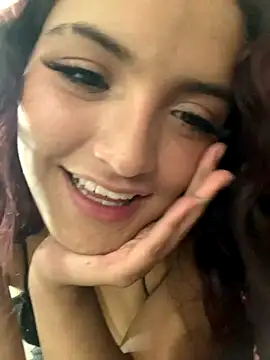 Snapshot of AuroraPink_ chatting on 10-17-25, 05:33 AuroraPink online show from 10-17-25, 05:33