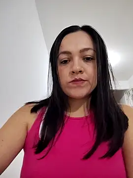 Snapshot of LindaSalo33 chatting on 10-19-25, 02:36 LindaSalo33 online show from 10-19-25, 02:36