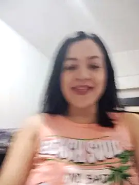 Snapshot of LindaSalo33 chatting on 10-14-25, 03:29 LindaSalo33 online show from 10-14-25, 03:29