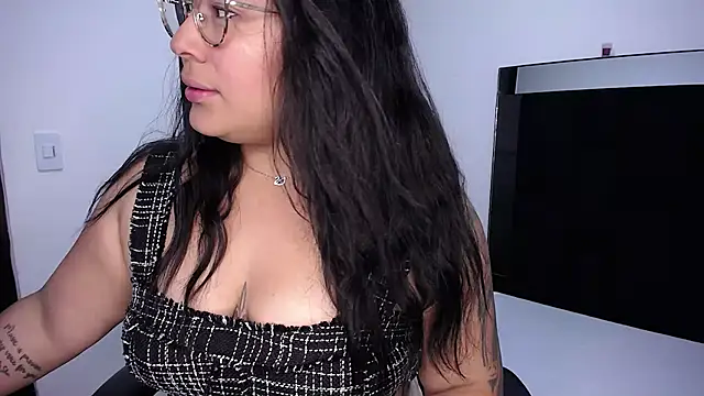 Snapshot of CataleyaMoonroe chatting on 10-03-25, 04:08 CataleyaMoonroe online show from 10-03-25, 04:08